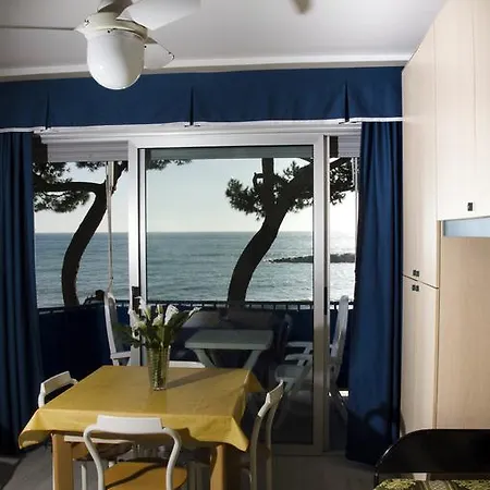 Lägenhetshotell Costa Templada Ventimiglia