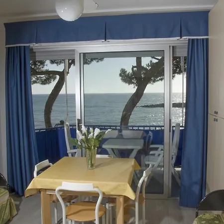 Costa Templada Aparthotel Ventimiglia